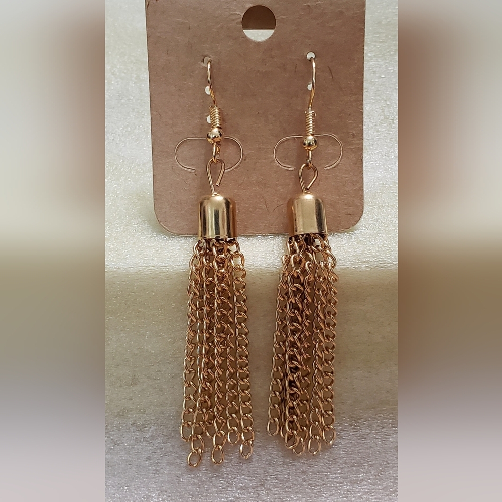 Elegant Pair of Gold-Tone Chain Tassel Drop Earrings. 